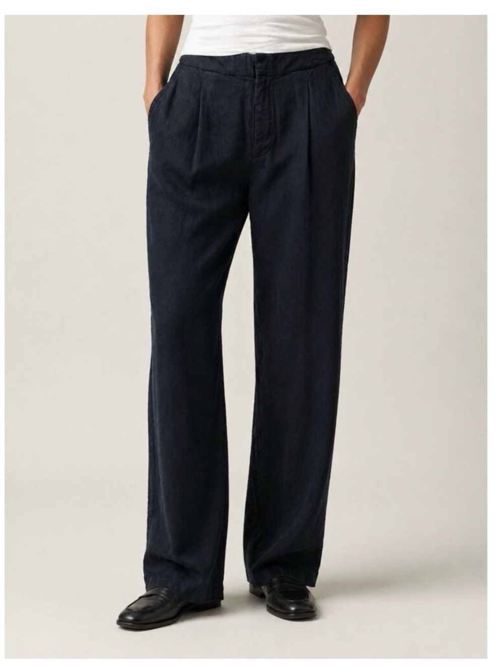 GAP- High Rise Pleated Black
Trouser Pants Women's Size: 6 - Picture 1 of 5